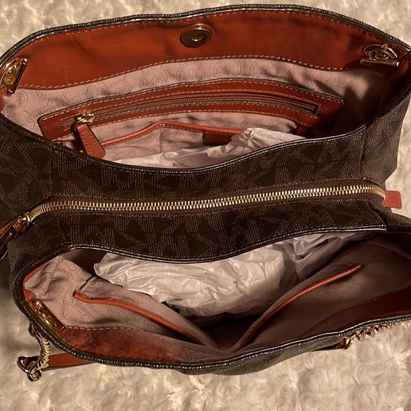 🌺🌺Michael Kors Bag🌺🌺 - Picture 6 of 13